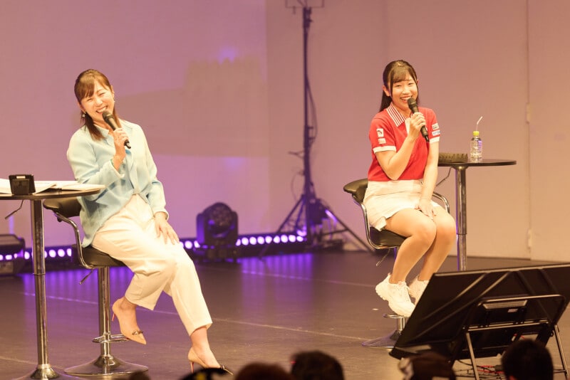 アイドルゴルファー・菅沼菜々、“ドレス姿”でファン500人を魅了!