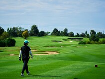 作家・柚月裕子さんがはじめてのタイへ！　絶景ゴルフ場でぜいたくゴルフ旅