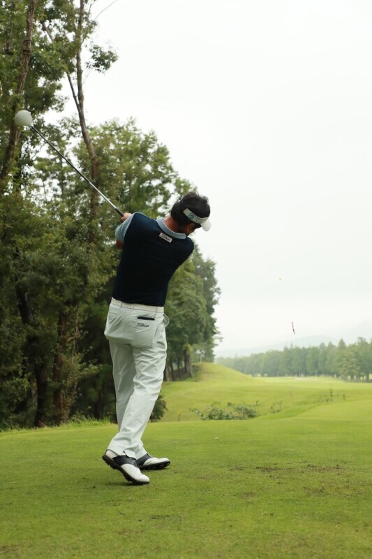 歳をとっても飛距離を簡単にアップするコツ!「クラブを長くして飛ばす」