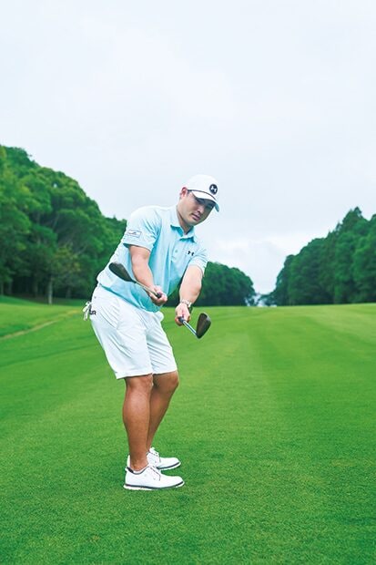 アプローチで簡単に寄せワンをとるコツ!人気コーチ3人が徹底解説