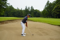 フェアウェイバンカーから脱出するコツは？ミスせず飛ばすコツを解説