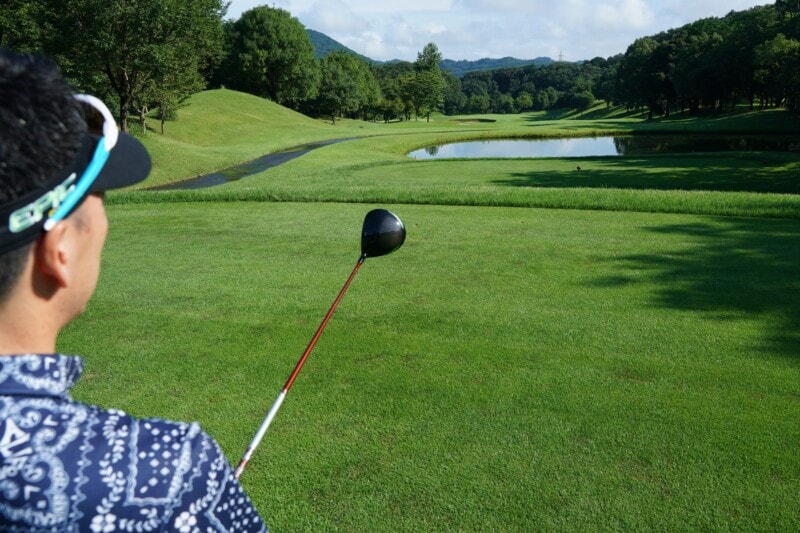ドライバーでありがちなミスって?実戦で飛ばすコツを習得しよう