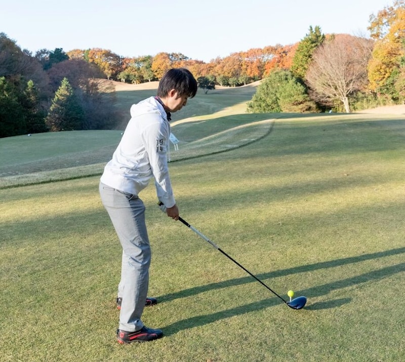 ゴルフのスライス原因は?右に曲がる理由と簡単な直し方