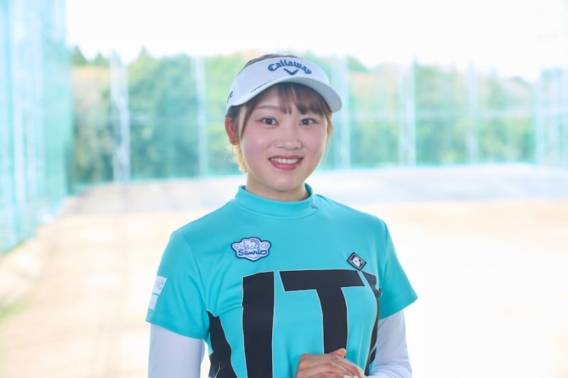 グリップを変えるだけで寄せワンが獲れる!女子プロが握り方を解説!