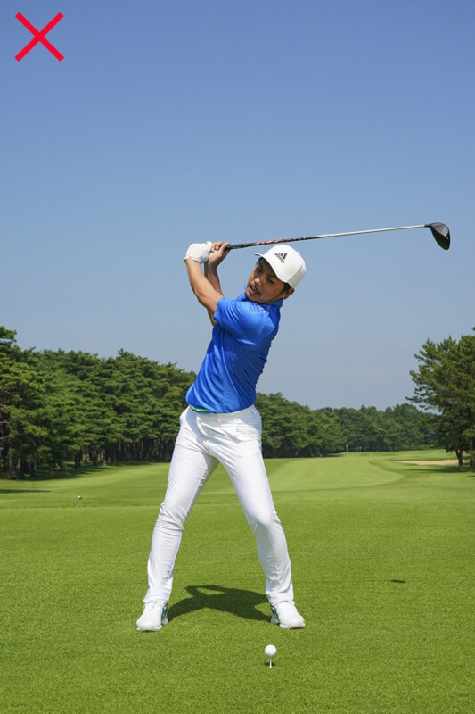 どっちが“正しいアドレス”？猫背にした方が飛ぶって本当…!?