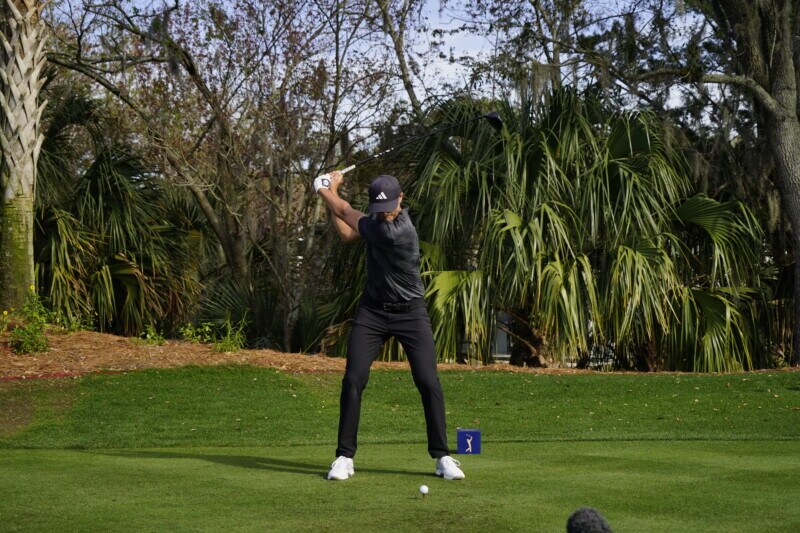 効率良くすぐに飛距離を出すには？PGAツアープロの動きを真似しよう