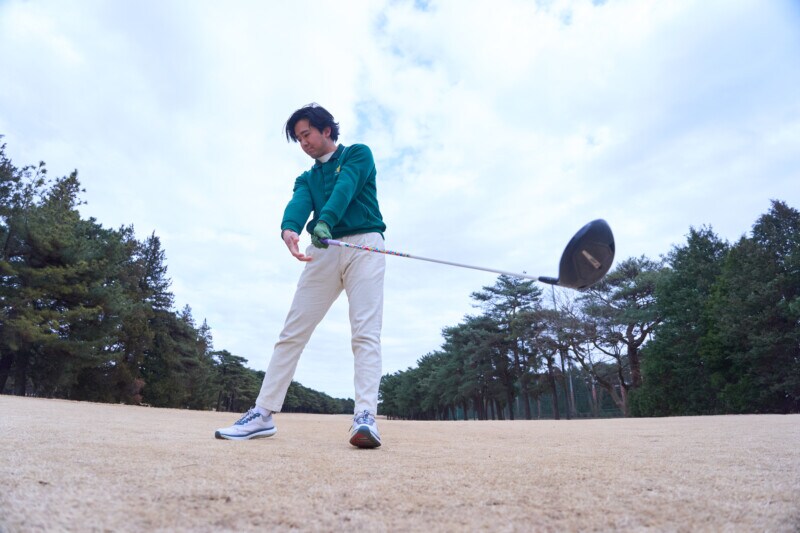 効率良くすぐに飛距離を出すには？PGAツアープロの動きを真似しよう