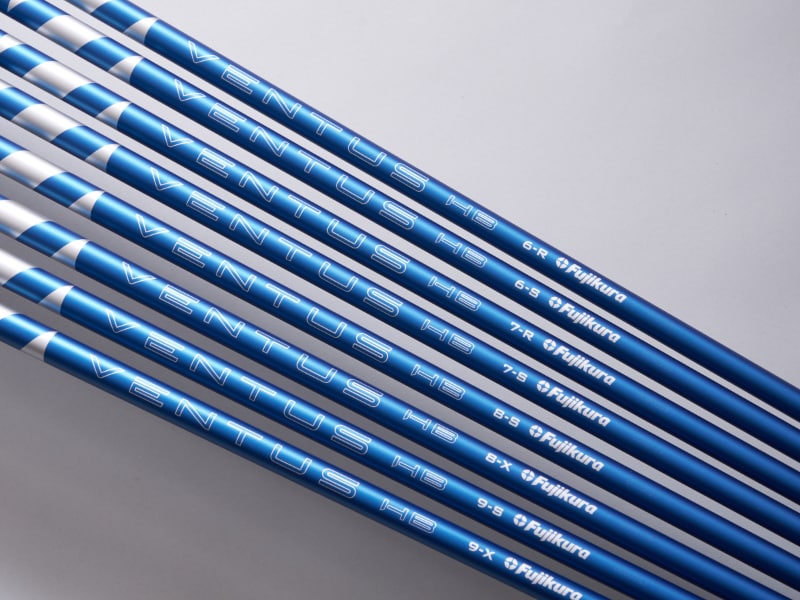 ゴルフのシャフトとは?初心者向けに「硬さ・重さ・素材」をわかりやすく解説