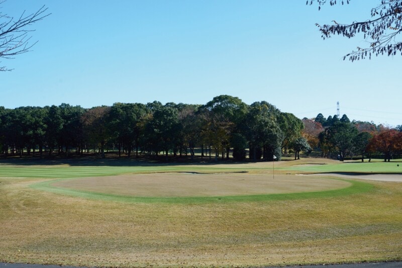 夏も全面きれいな緑!12フィートは出るグリーンを楽しめるゴルフ場