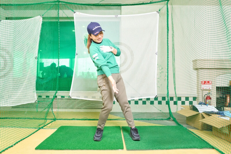 ドライバーが上手くなる「足の使い方」！女子プロが解説