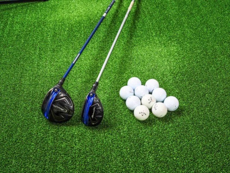 ユーティリティでトップする原因と対策｜ボールの位置と打ち方でミスを防ぐ！