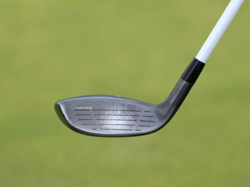 ユーティリティでトップする原因と対策｜ボールの位置と打ち方でミスを防ぐ！