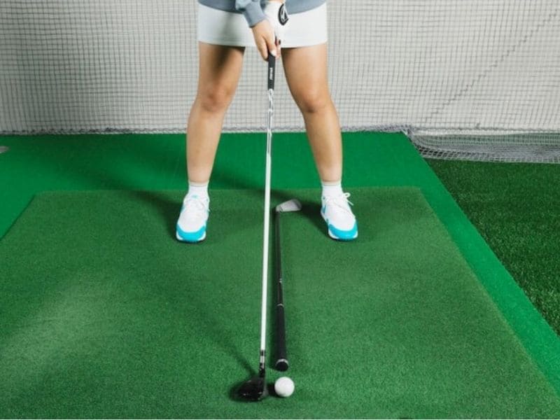 ユーティリティでトップする原因と対策｜ボールの位置と打ち方でミスを防ぐ！