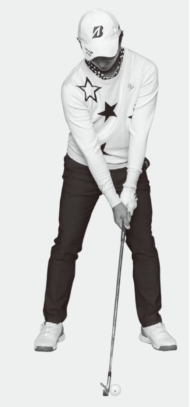 背中を真っすぐに構えるのはNG！正しい構え方をプロが解説