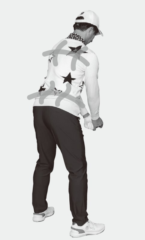 背中を真っすぐに構えるのはNG！正しい構え方をプロが解説