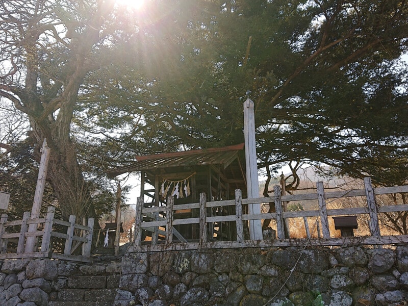 諏訪湖を一望する絶景のアニメの聖地