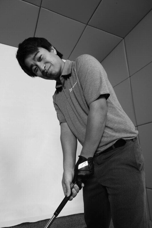 飛距離アップに必要な腕の動きとは？ヒジを曲げて脱力した構えで〝しなり〞が最大に！