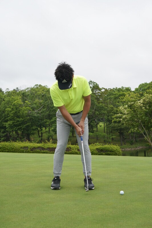 パターは左手派？右手派？それぞれの打ち方を解説
