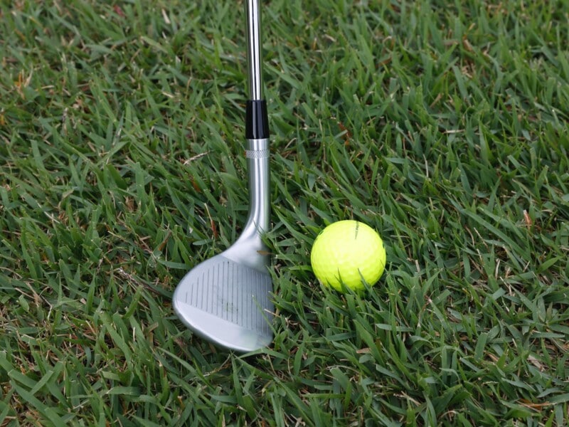 逆目のラフは「大きいバックスイング」がポイント！寄せるコツを解説