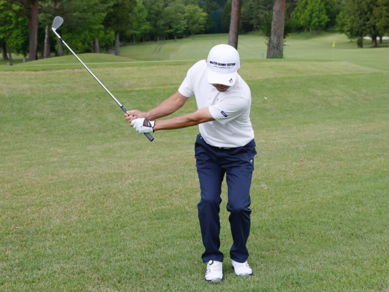 逆目のラフは「大きいバックスイング」がポイント！寄せるコツを解説