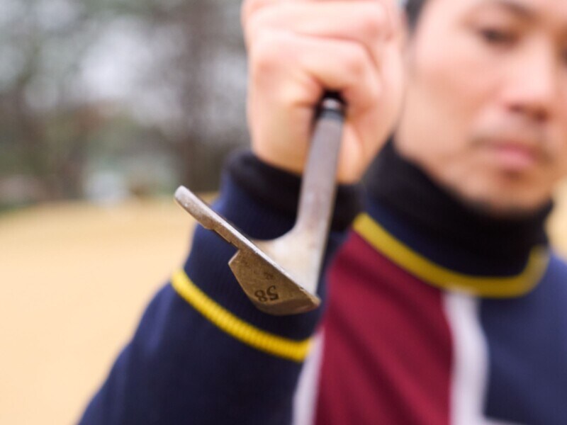 ミスの原因はハンドファーストのせい?簡単に寄せる打ち方を解説
