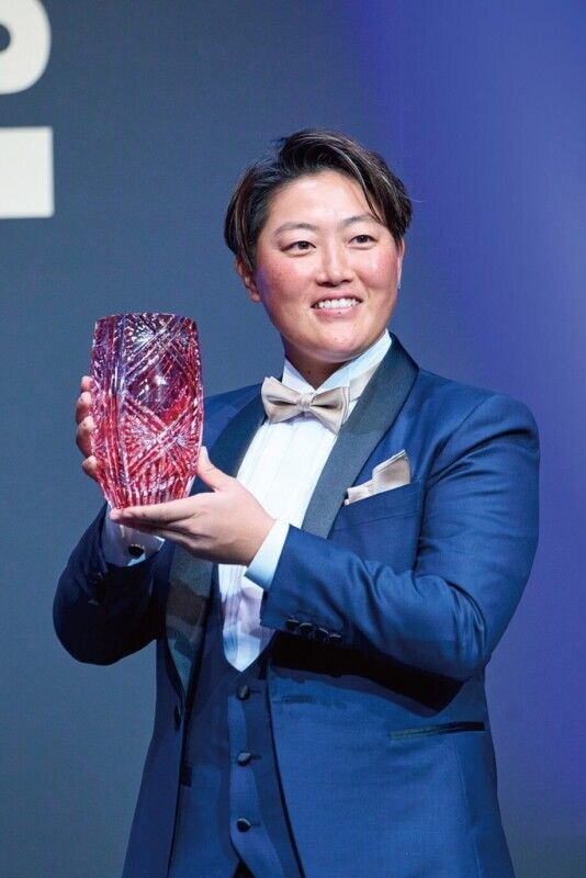 女子プロの“美しすぎるドレス姿”!「JLPGAアワード」を振り返る