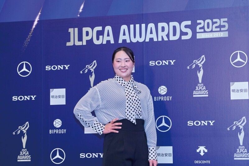女子プロの“美しすぎるドレス姿”!「JLPGAアワード」を振り返る