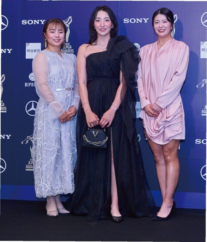 女子プロの“美しすぎるドレス姿”!「JLPGAアワード」を振り返る