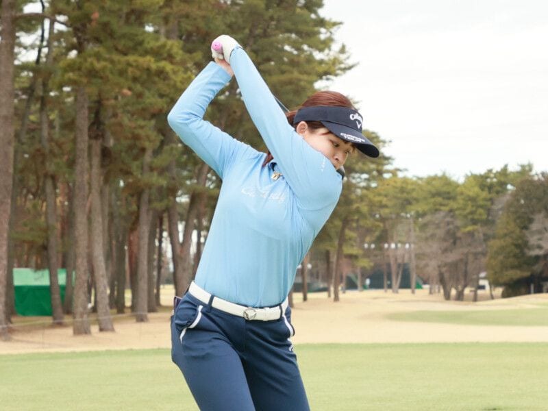 飛ばしのコツは切り返しの“手首”にあり！女子プロスイングを解説