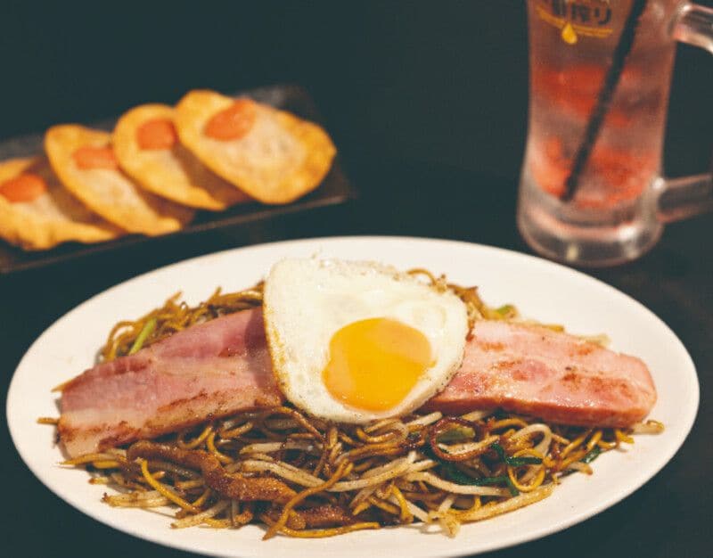 無性にまた食べたくなる唯一無二の究極焼きそば