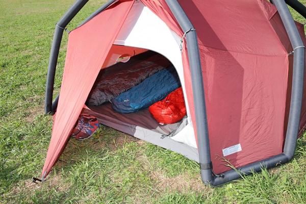 テントの設営や撤収がめんどくさい…そんな悩みを一発で解決するエアテントが優秀すぎる!