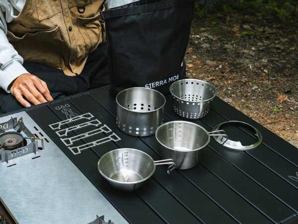 シェラカップと重ねて持ち運べる!超コンパクトに収納可能の焚き火台が優秀すぎる!