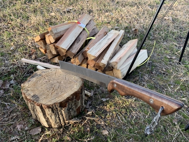 「意外と知らない」薪割りは鉈が超便利!初心者でも扱いやすいおすすめ5選