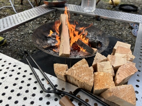 キャンプで失敗しがち!薪と炭の簡単な火おこしと失敗しないためのコツを上級者が徹底解説!