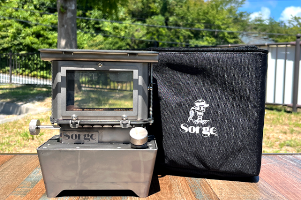 ソロキャンプを変える！1台5役の多機能ミニアイロンストーブが天才すぎる！