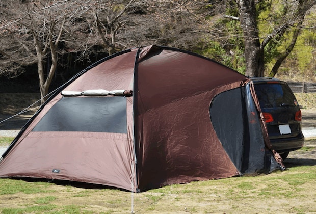 雨風をしっかり防ぐ！キャンプで大活躍するシェルター式カーサイドタープおすすめ5選