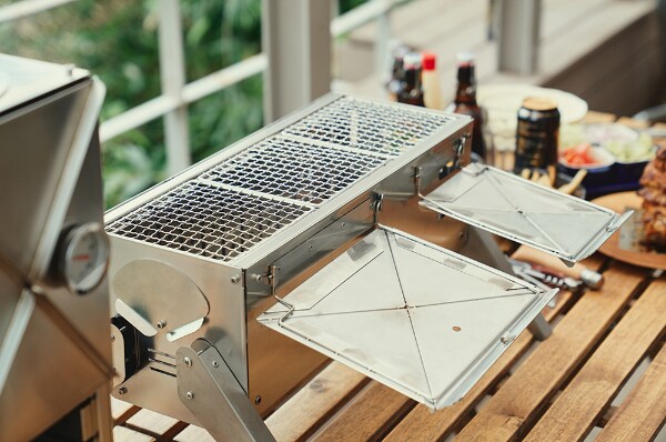 煙を抑えて調理ができる！変幻自在で軽量な新型グリルが優秀すぎる！