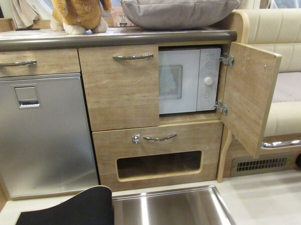 これぞ“ペット専用キャンピングカー”革命！レクヴィ『ソラン』が想像以上に快適すぎた