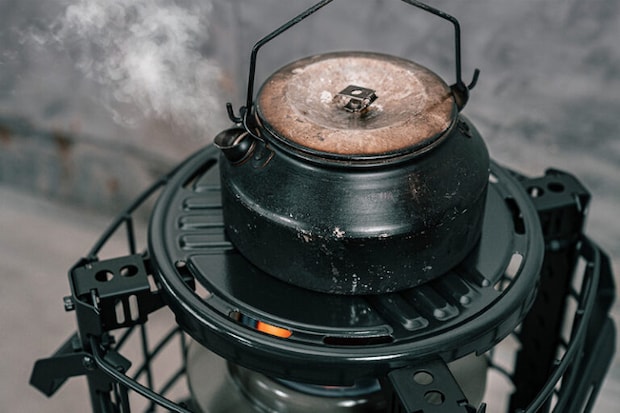 無骨なのに万能!煮炊きと暖房対応の石油こんろが優秀すぎる!