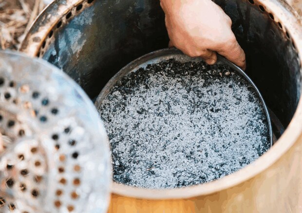 煙い、燃えない、寒い…冬キャン焚き火の正解は二次燃焼だった!?おすすめ焚き火台を紹介