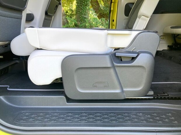 ワーゲンバスの現代版!? フォルクス・ワーゲンから圧倒的注目のID.Buzzが登場【試乗・詳細レポート】