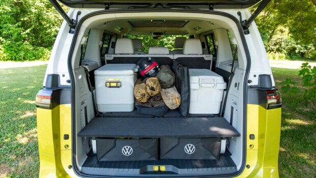 ワーゲンバスの現代版!? フォルクス・ワーゲンから圧倒的注目のID.Buzzが登場【試乗・詳細レポート】