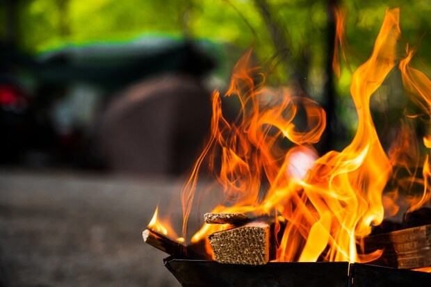 焚き火のNG行為知ってる？初めての焚き火で必要なことを分かりやすく紹介！
