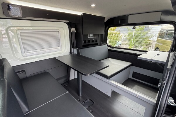 「スリーコインズが本気出した」車移動が超快適になる！車載用ファンが暑さ対策に大活躍！