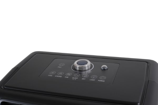 「スリーコインズが本気出した」車移動が超快適になる！車載用ファンが暑さ対策に大活躍！