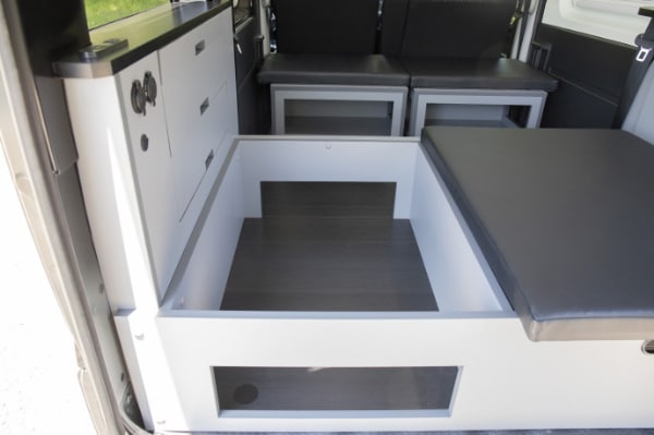 「スリーコインズが本気出した」車移動が超快適になる！車載用ファンが暑さ対策に大活躍！