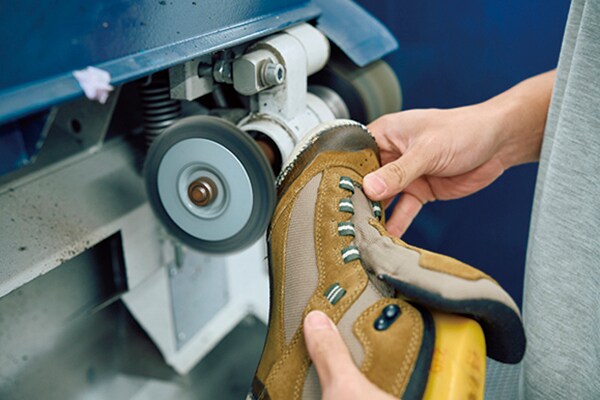 車中保管が原因かも?ブーツのソール剥がれを防ぐテクニックをモンベルに聞いてみた