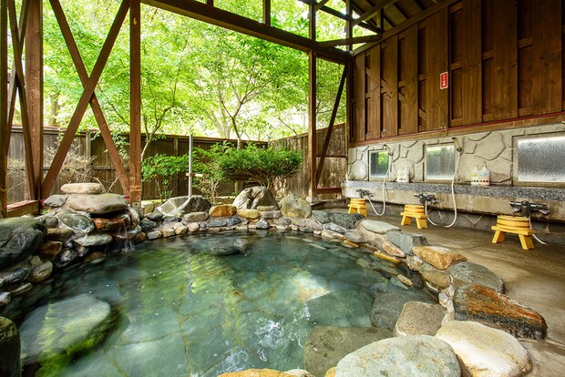 天然温泉や紅葉狩りが楽しめる！秋に絶対に行きたいキャンプ場まとめ