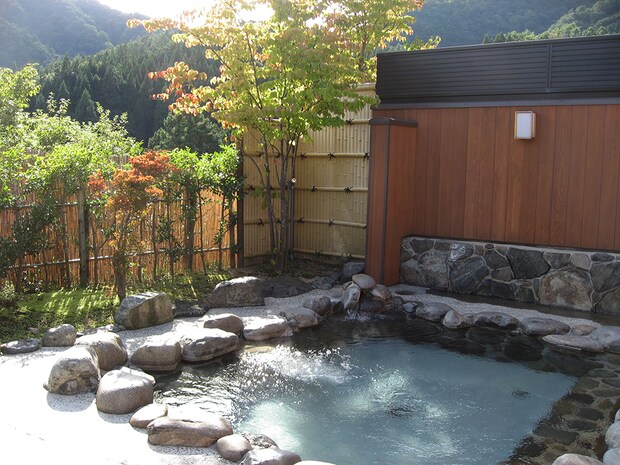 天然温泉や紅葉狩りが楽しめる！秋に絶対に行きたいキャンプ場まとめ