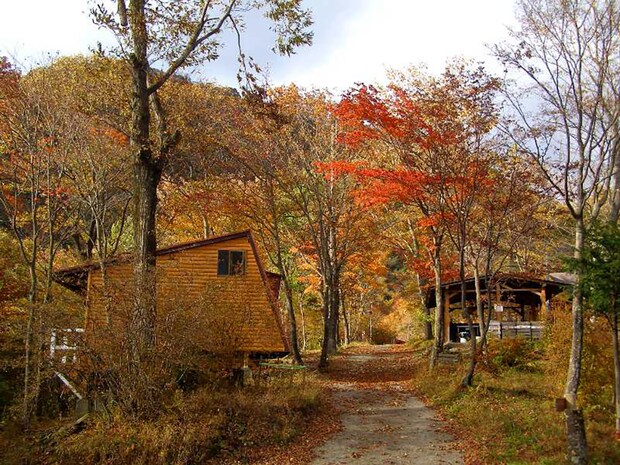 天然温泉や紅葉狩りが楽しめる！秋に絶対に行きたいキャンプ場まとめ